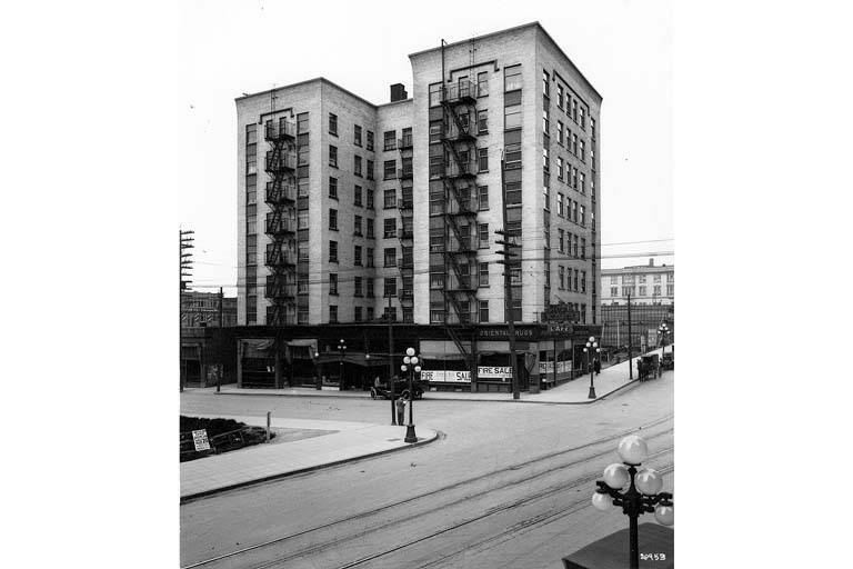 Historic photo of the Hotel Archibald
